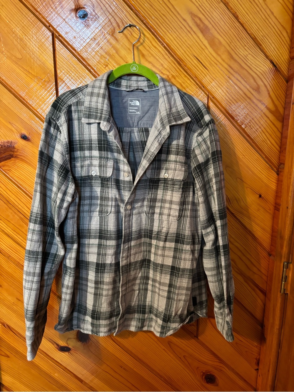 The North Face Men's Gray and White Plaid Shirt Jacket